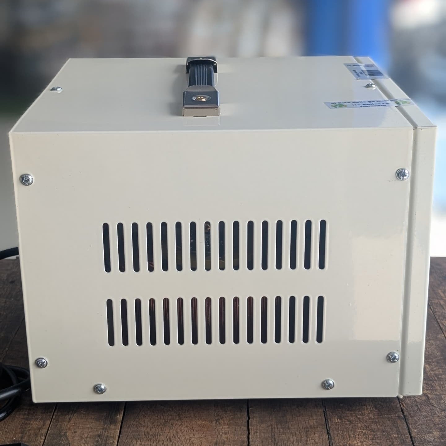 Estabilizador y Elevador de Voltaje 110V | 2KVA