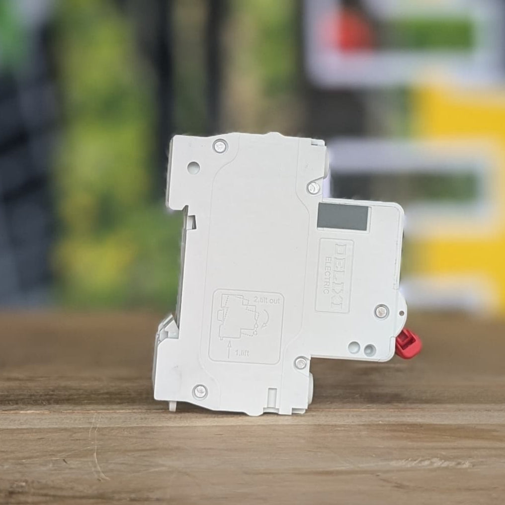 Breaker Termomagnético DELIXI 32A AC 2P