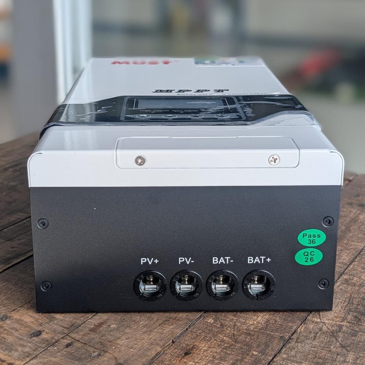 Controlador de Carga Solar Must MPPT 80A | Serie PC1800F