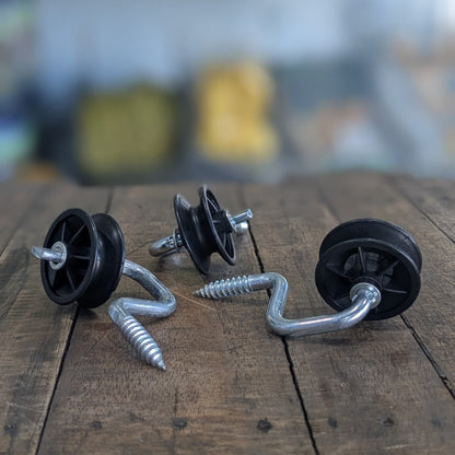 Aislador YOYO con Tornillo Esquinero
