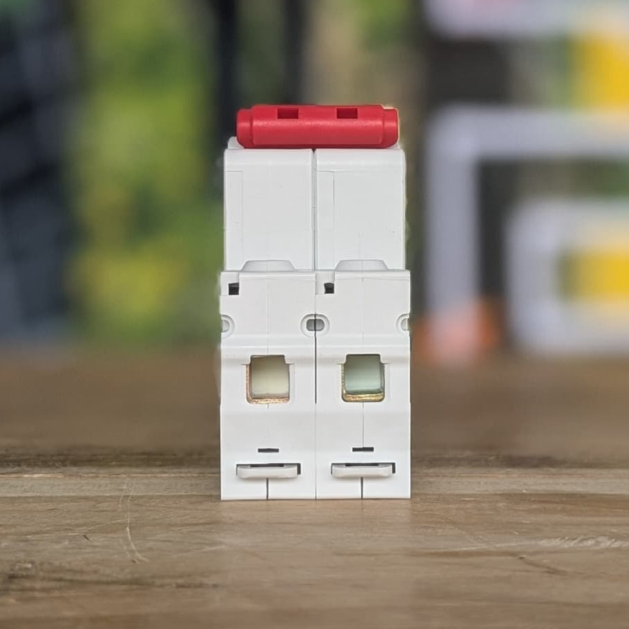 Breaker Termomagnético DELIXI 32A AC 2P
