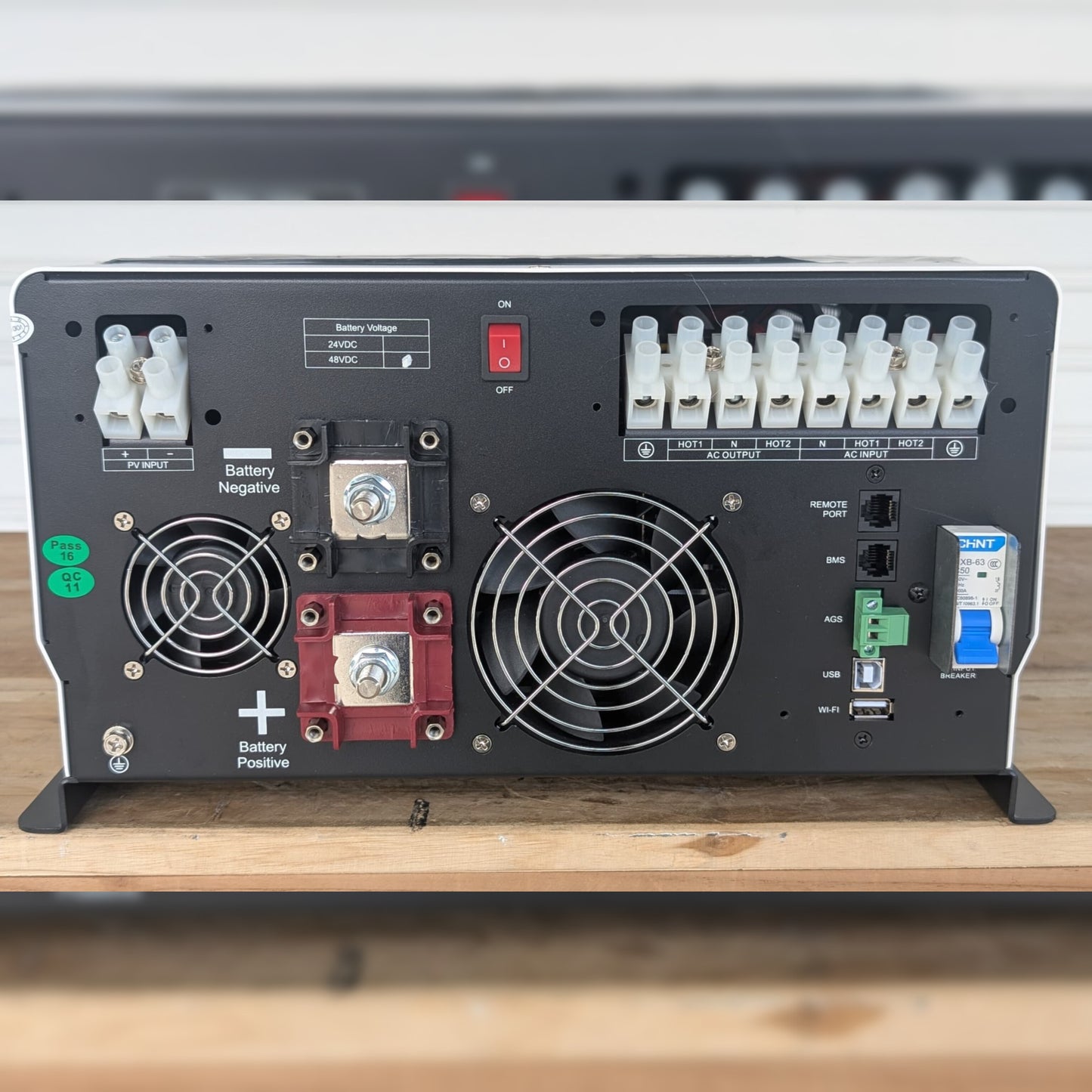 Inversor Híbrido Solar MUST 6KW 48V 80A | Salida 110V/220V